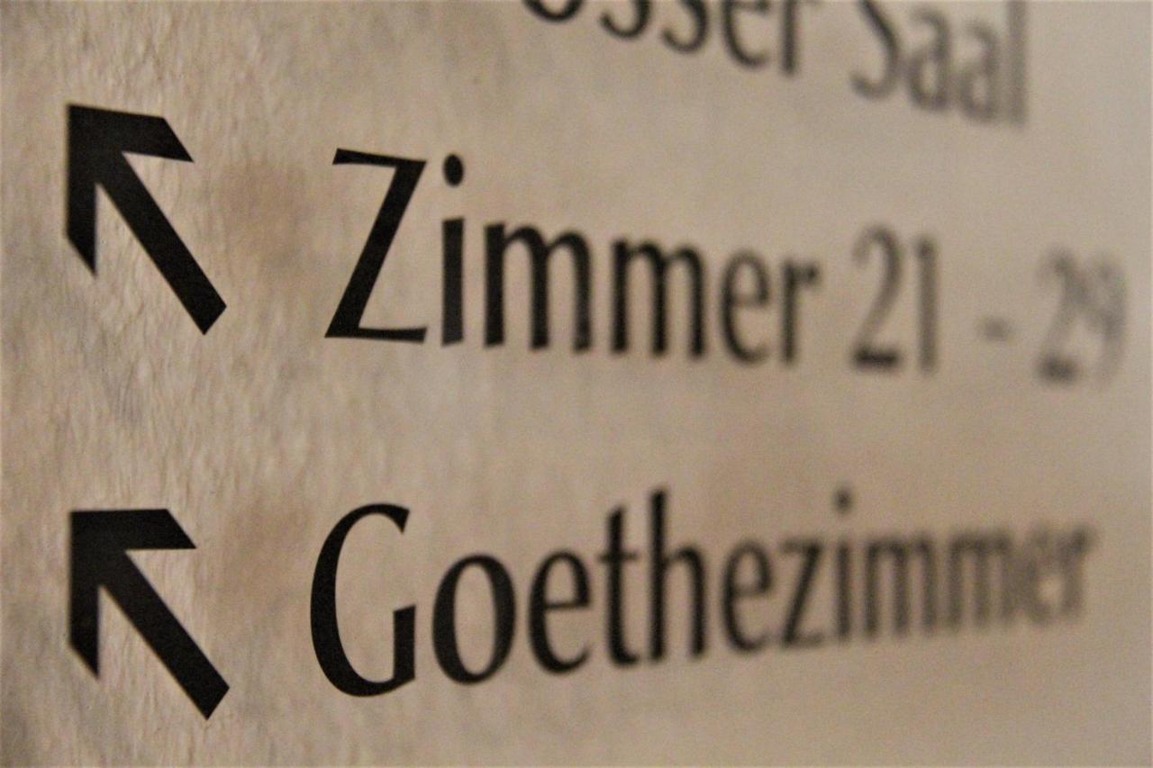 Zum Schwarzen Loewen Hotel Altdorf Bagian luar foto